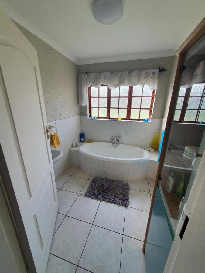 Life Tours & Accommodation Boksburg Exterior photo